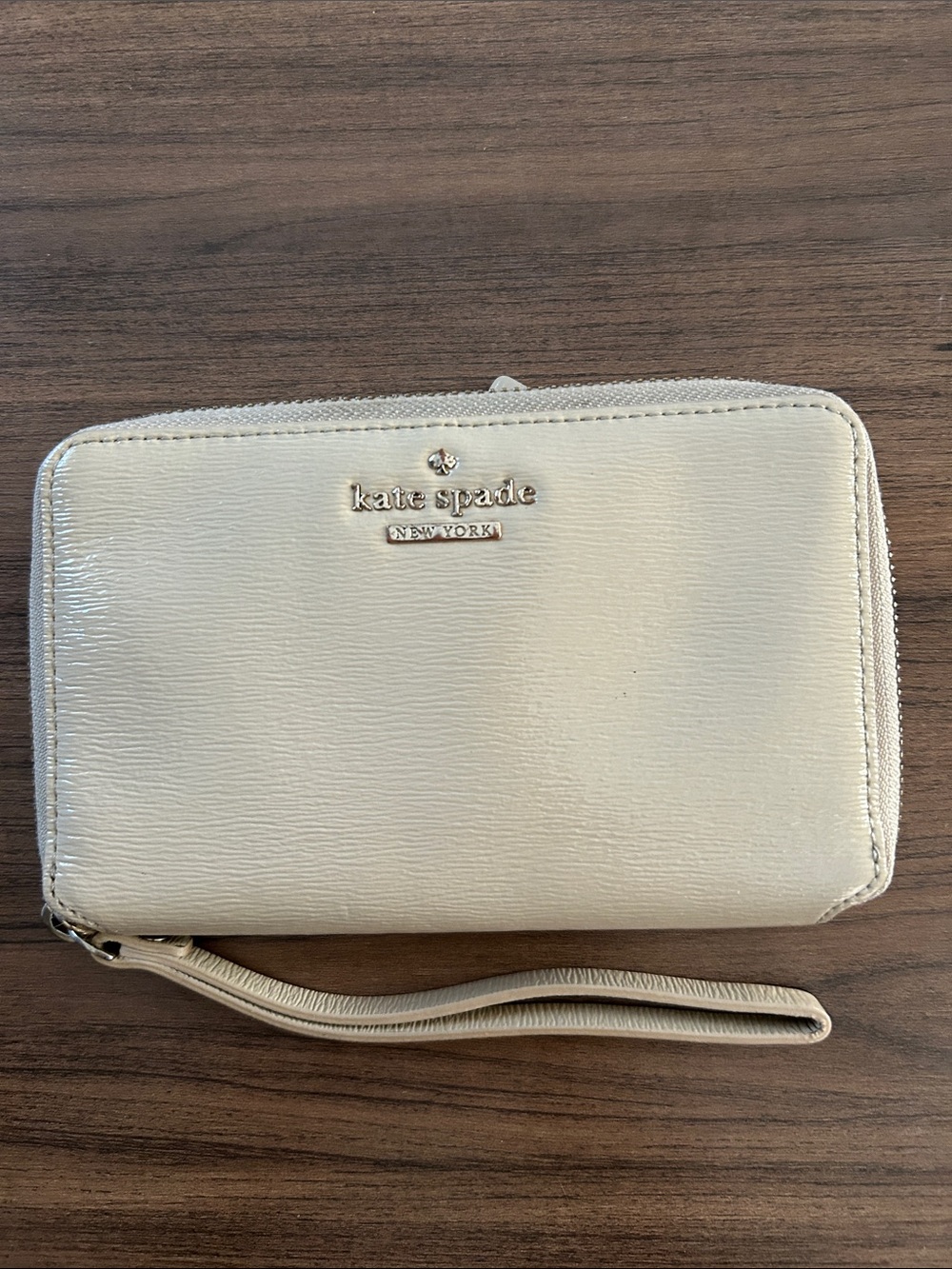 kate spade ♠️ shimmery cream zip wristlet wallet w/gold logo